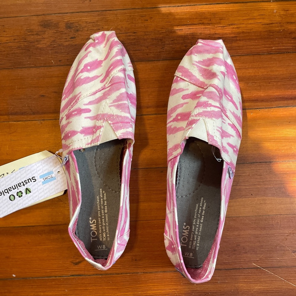 Pink Pattern Tom’s NWT